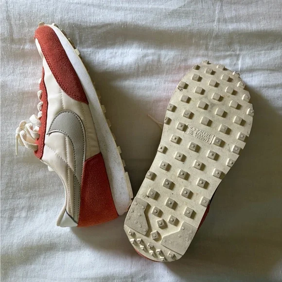 Nike Low-Top Sneakers in Cream & Rust Orange - Picture 2 of 3